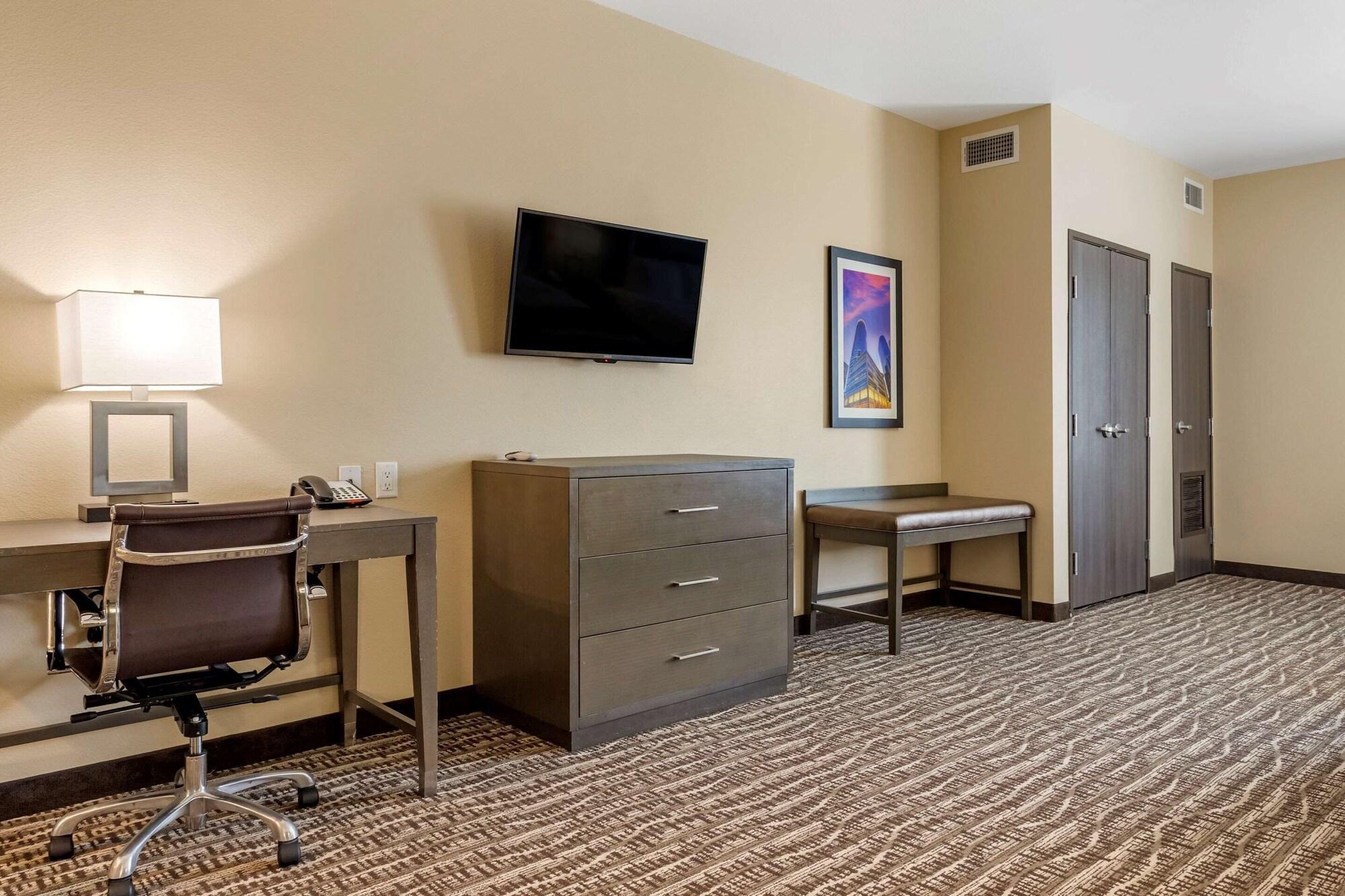 Comfort Suites Near Sam Houston Race Park Jersey Village Exterior foto